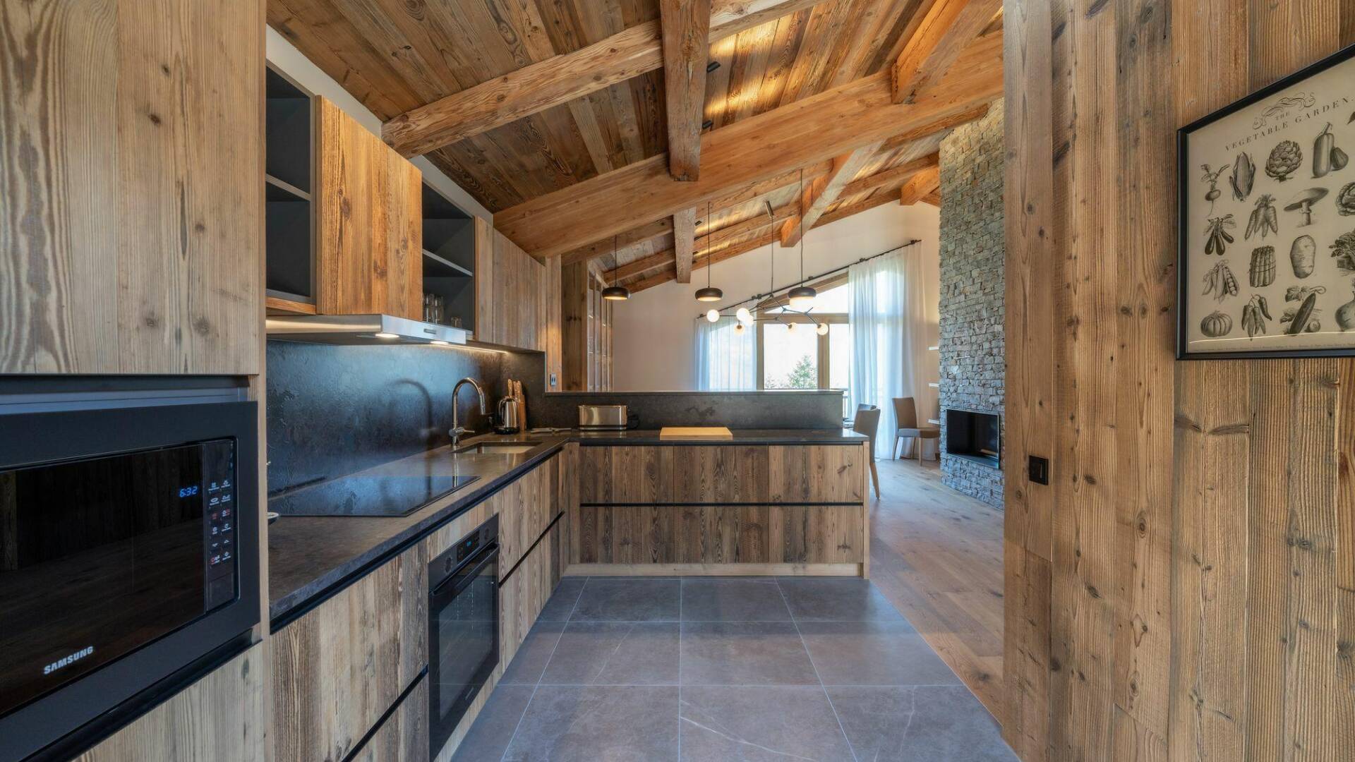 gourmet fully equipped kitchen