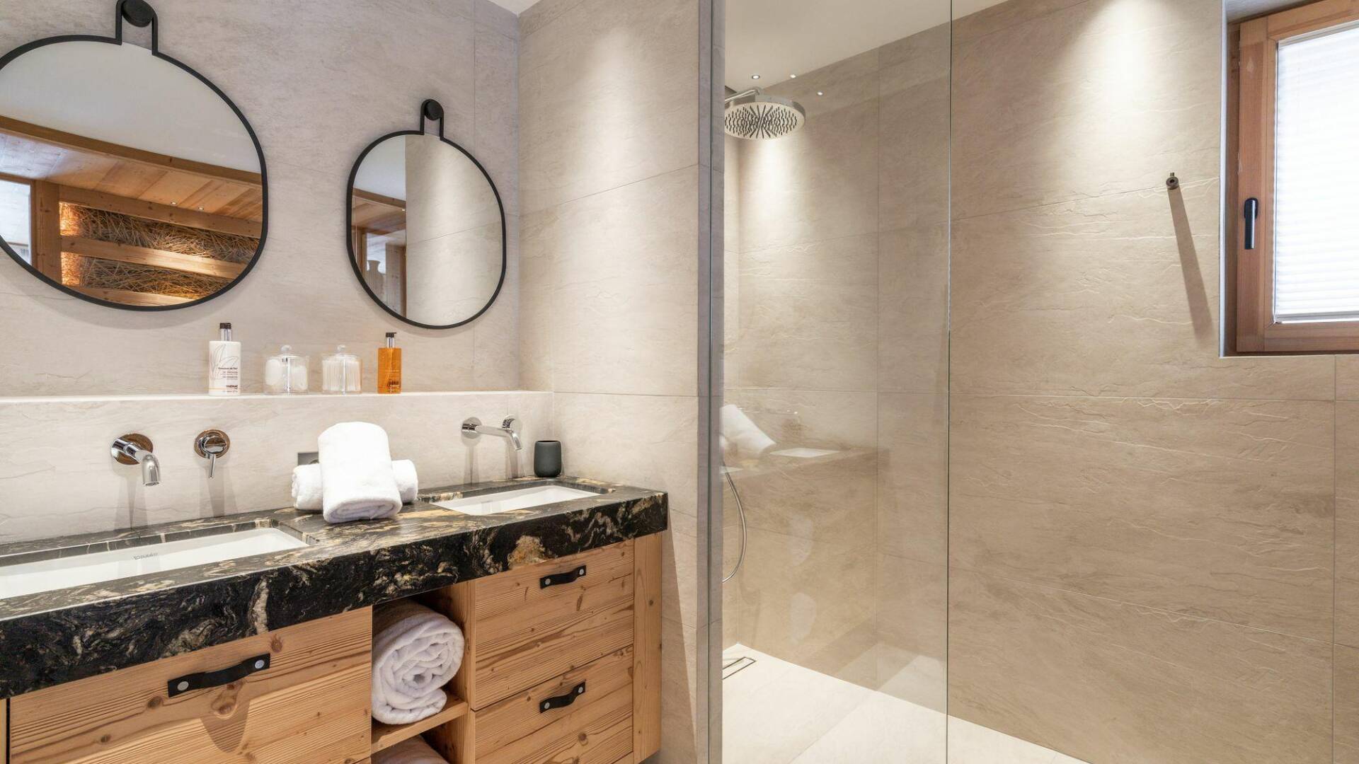 en suite bathroom with double lavabo and walk-in shower