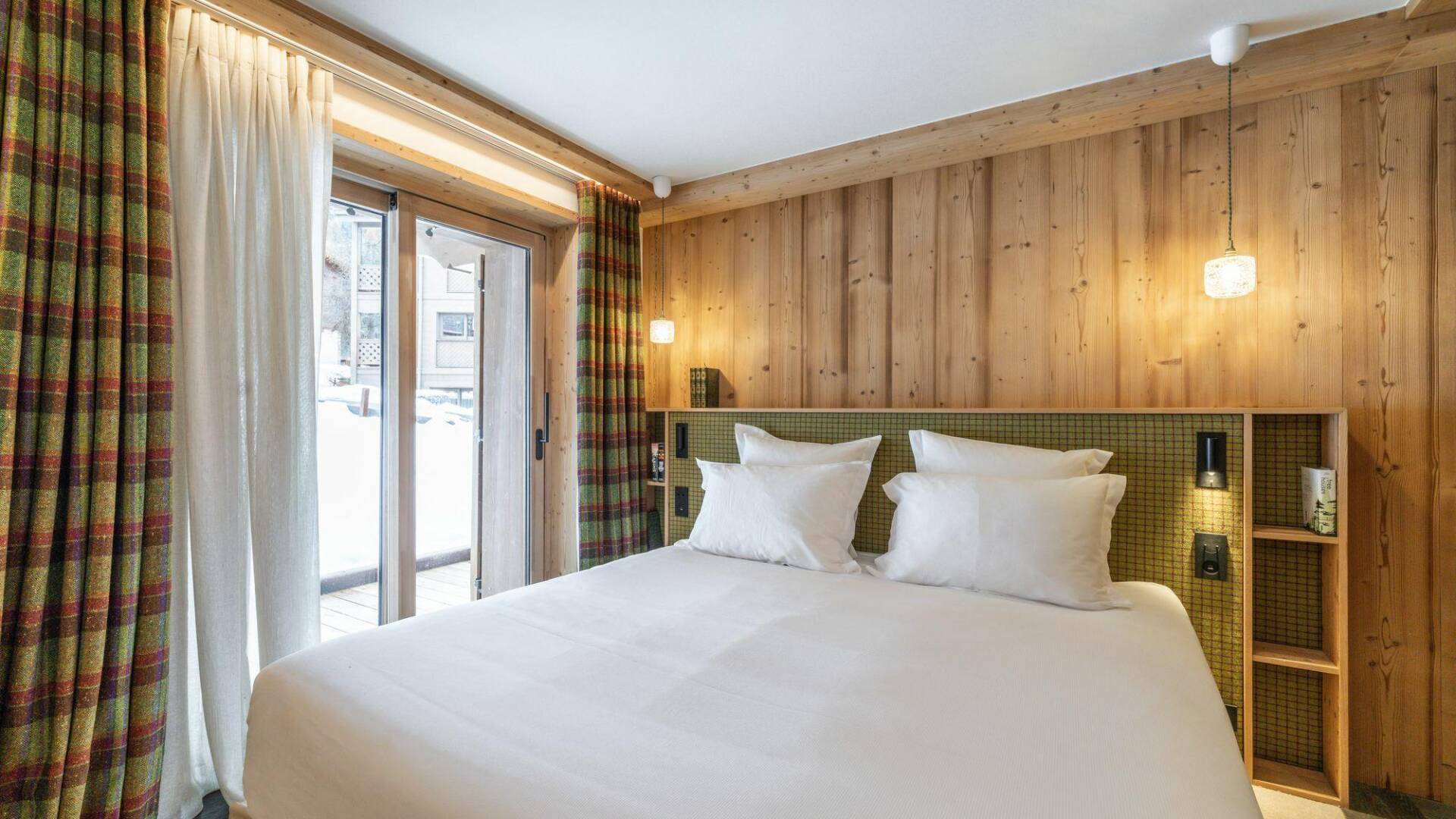 top luxury ski resort Chalet Cèdre for rent in Courchevel, French Alps