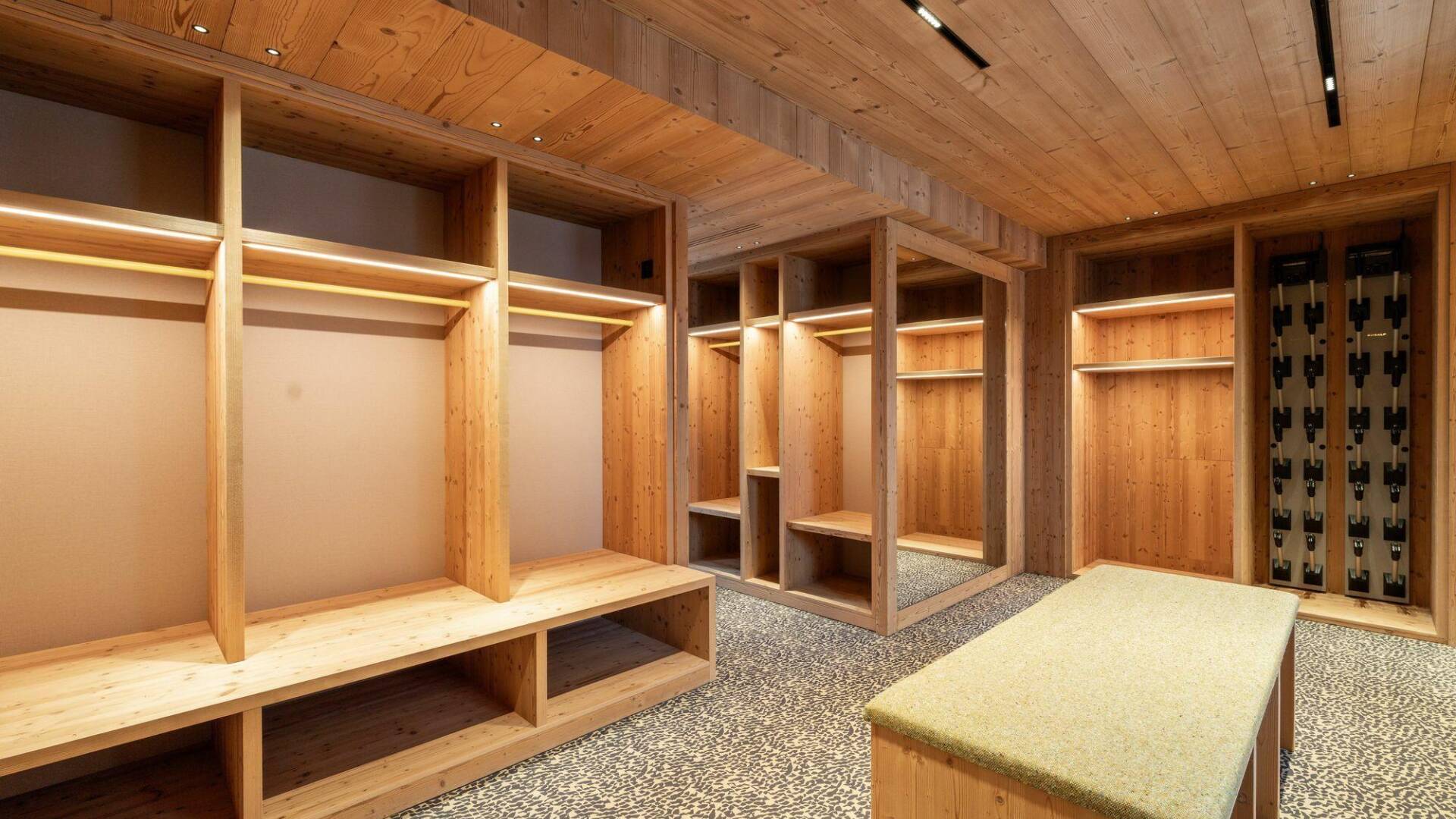 ski room
