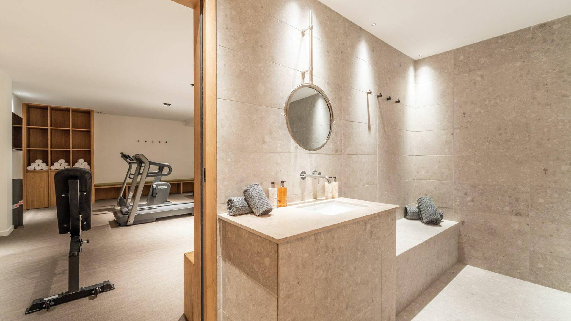 private gym with en suite bathroom