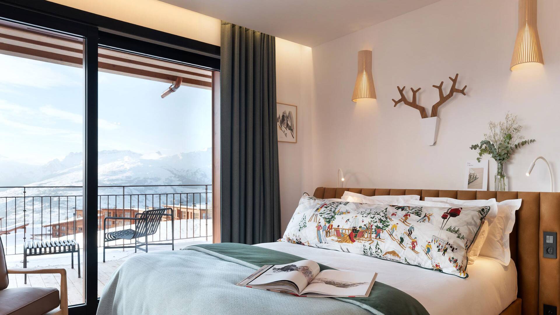 double bedroom with direct access to outdoor