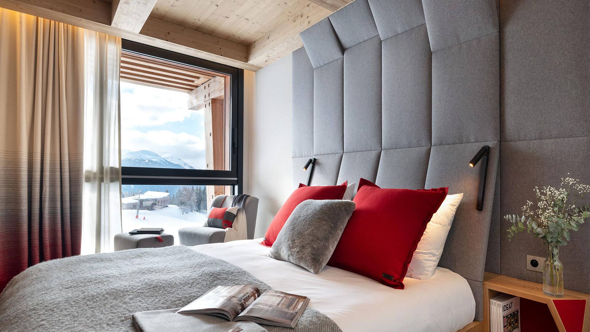 double bedroom with direct access to outdoor