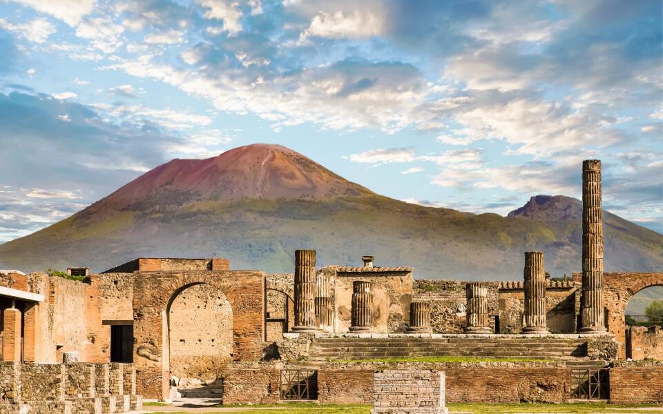 New discovery at Pompei: a street food shop from the past.