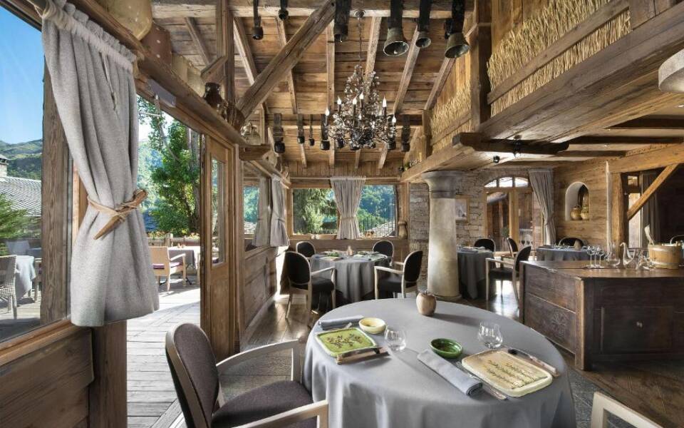 What restaurants in the French Alps have 3 Michelin stars?