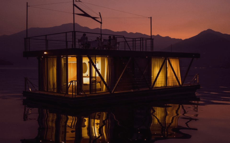 The Floating Suite, luxury boat house in Lake Como