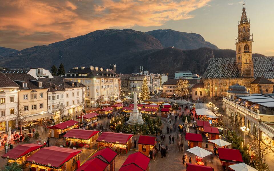 The most beautiful Christmas decorations in Italy 2025