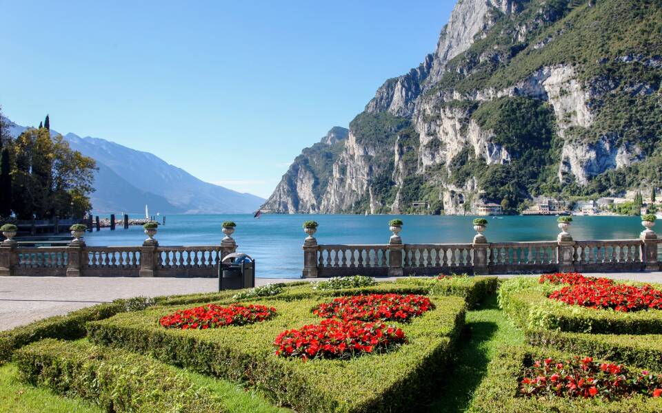 Experience exclusive Easter traditions in Italy