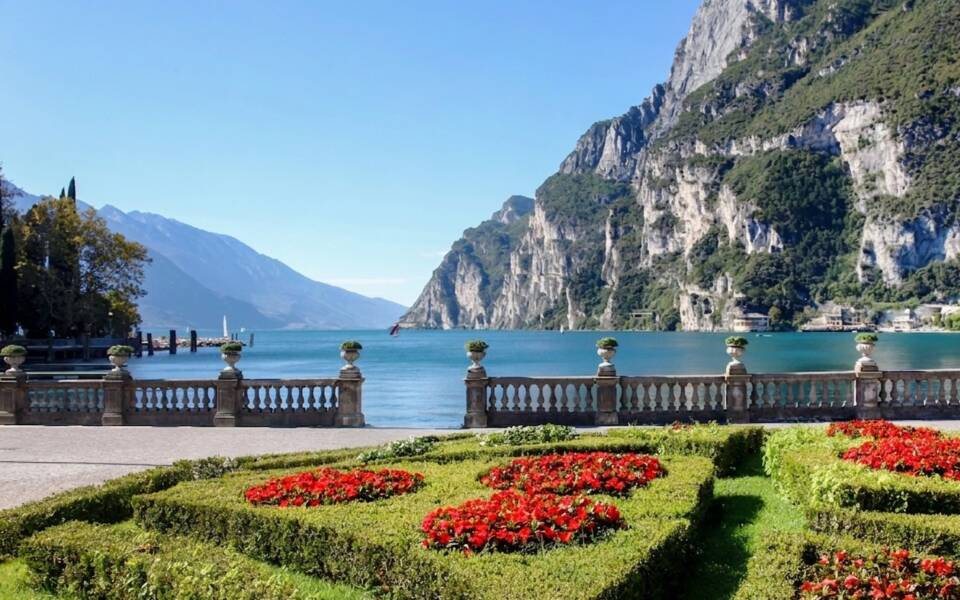 Experience exclusive Easter traditions in Italy