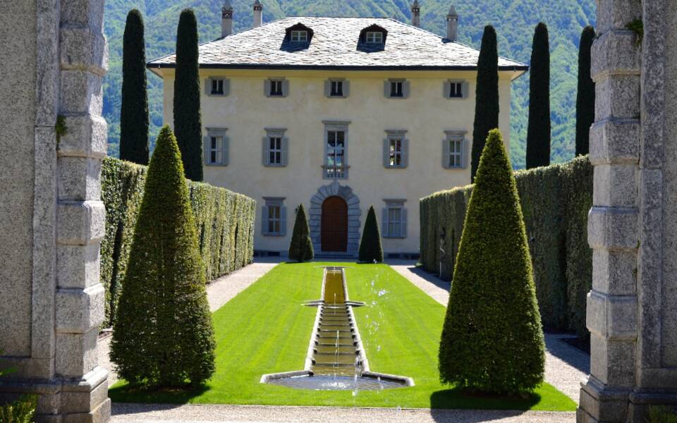 Stay and discover The Devil Wears Prada 2 locations in Milan and Lake Como